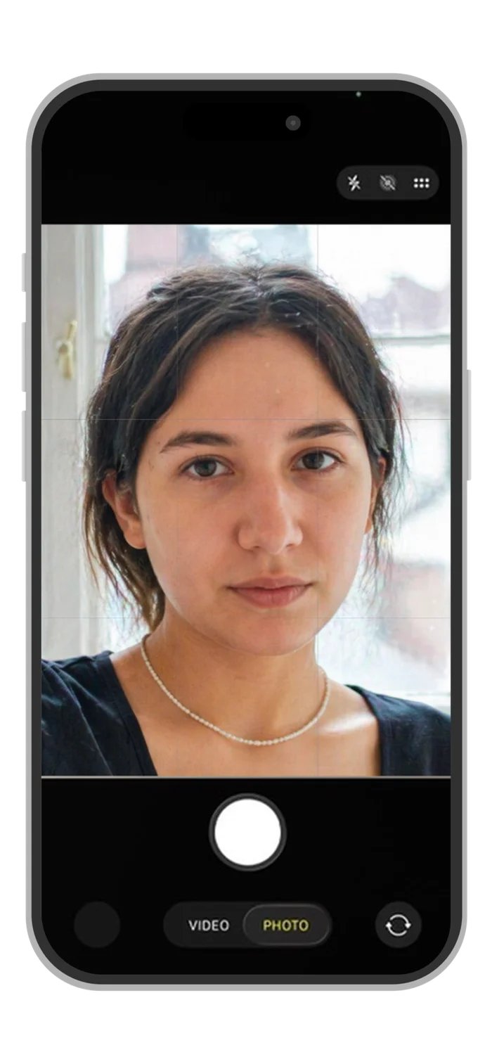 Selfie camera screen to find your photos